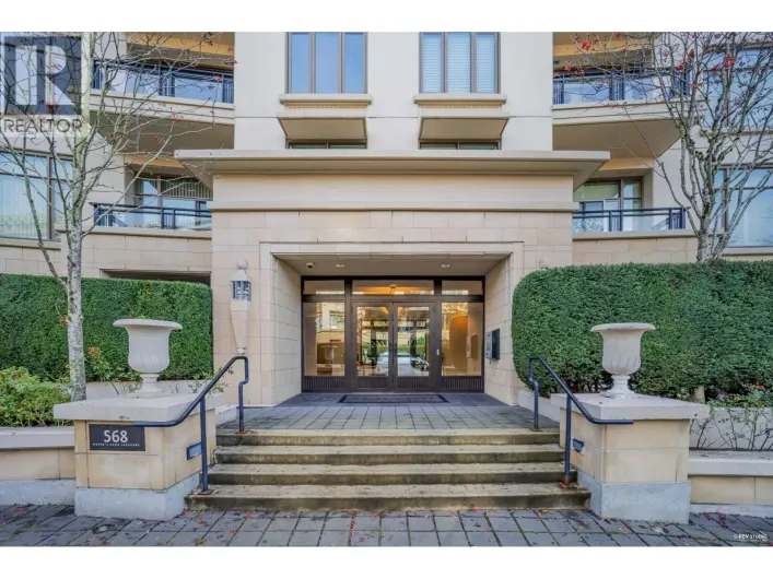 303 568 WATERS EDGE CRESCENT, West Vancouver