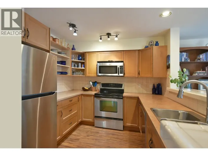 303 5711 EBBTIDE STREET, Sechelt