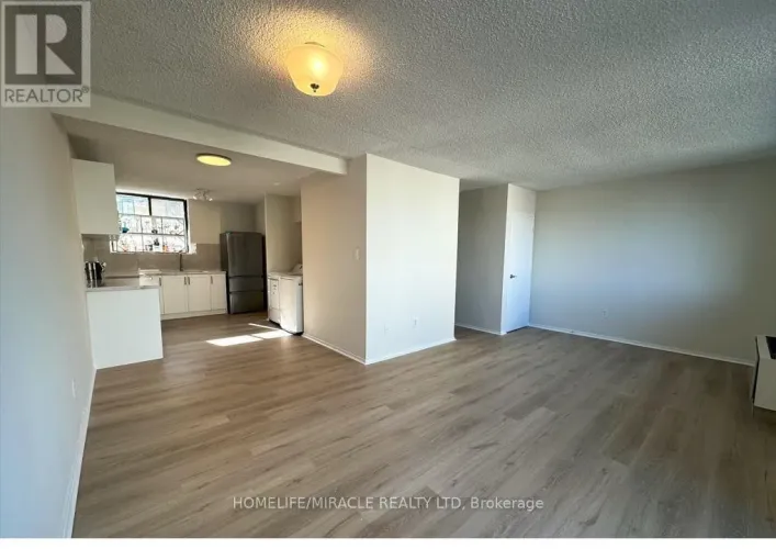 303 - 665 KENNEDY ROAD, Toronto