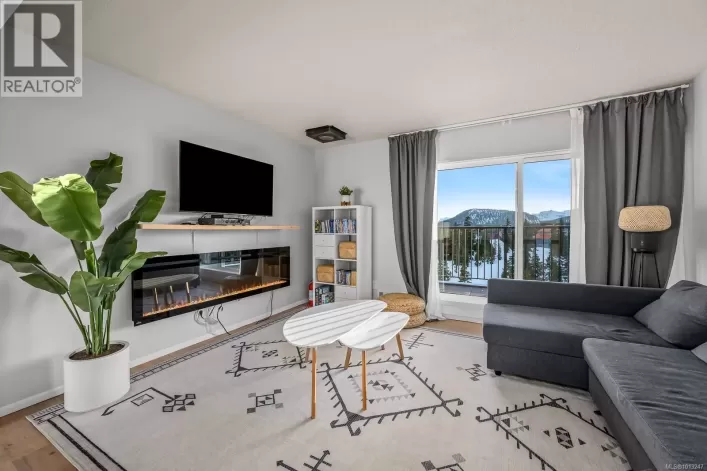 303 695 Castle Crag Cres, Courtenay