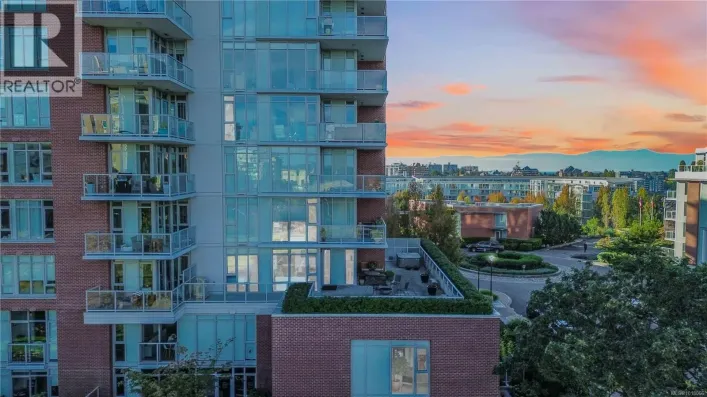 303 83 Saghalie Rd, Victoria