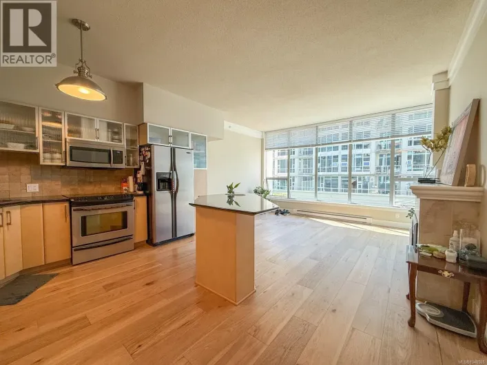 303 845 Yates St, Victoria