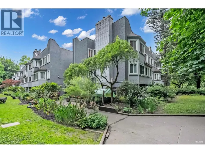 303 9880 MANCHESTER DRIVE, Burnaby