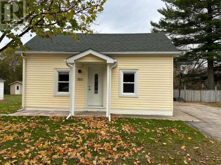 303 OAK STREET, Collingwood