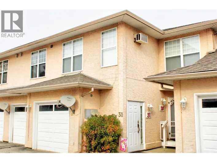 Row / Townhouse for sale: 303 Regent Avenue Unit# 31, Enderby