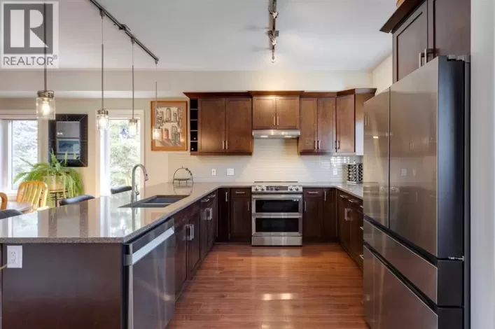 303 Valley Ridge Manor NW, Calgary