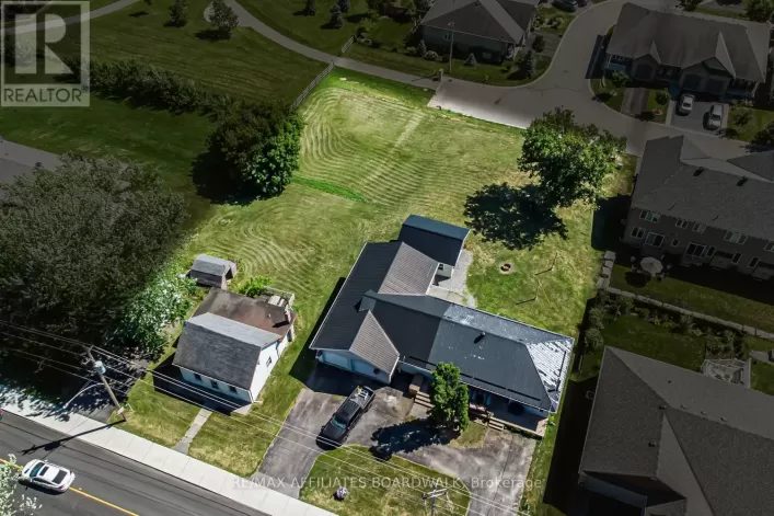 303-307 DONALD B MUNRO DRIVE, Ottawa