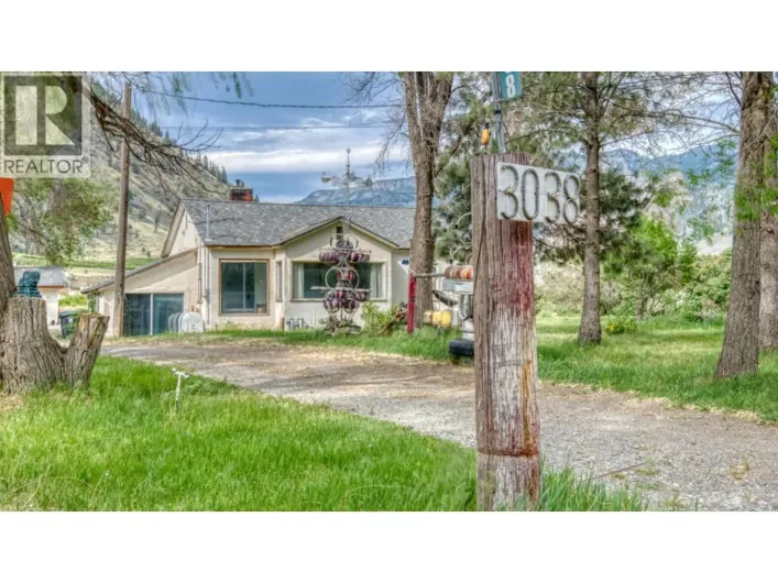 3038 10th Avenue, Keremeos