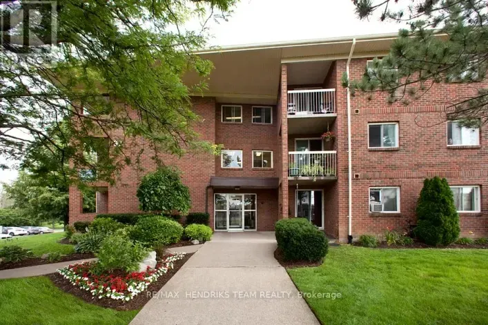Apartment for rent: 304 - 100 WOODROW STREET, St. Catharines