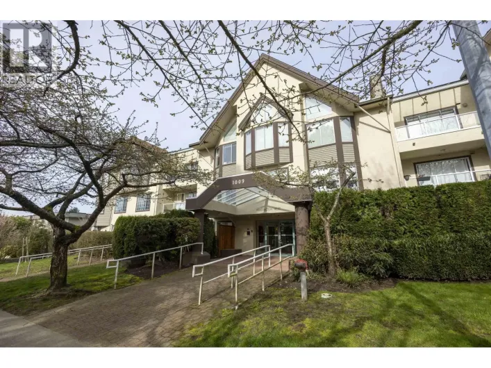 304 1009 HOWAY STREET, New Westminster