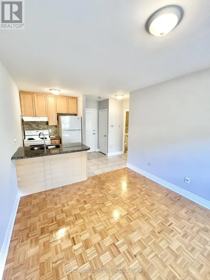 304 - 11 THIRTY THIRD STREET, Toronto