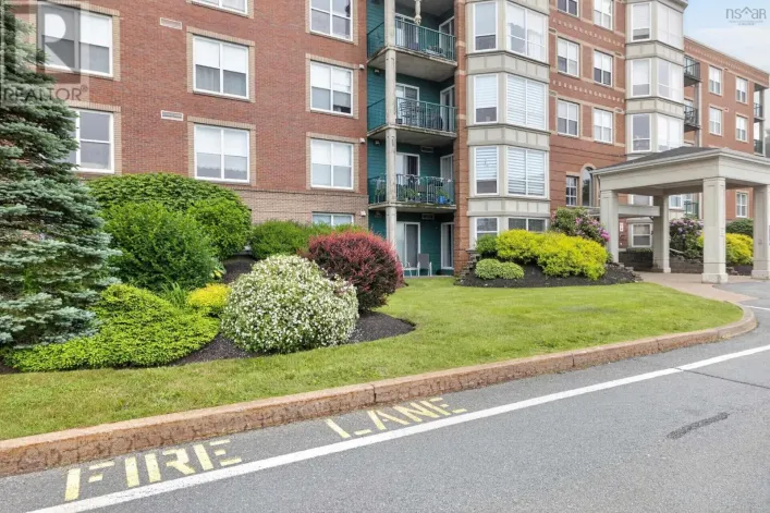304 114 Regency Park Drive, Halifax