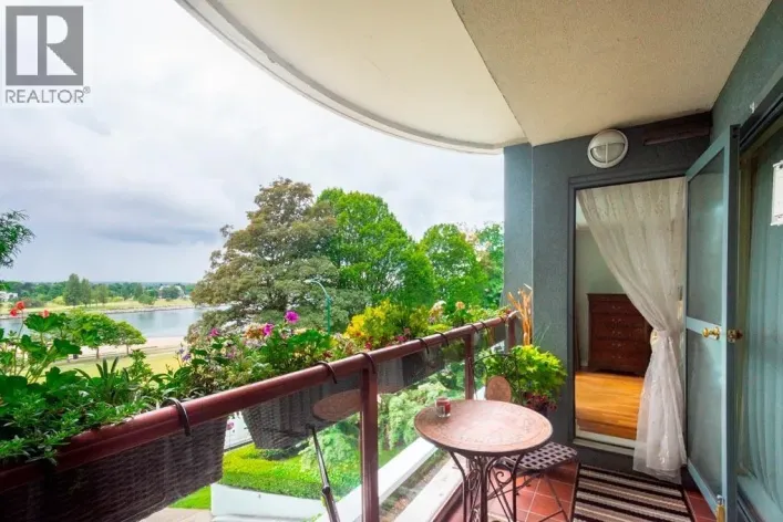 304 1233 BEACH AVENUE, Vancouver