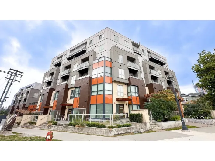 304 13978 FRASER HIGHWAY, Surrey