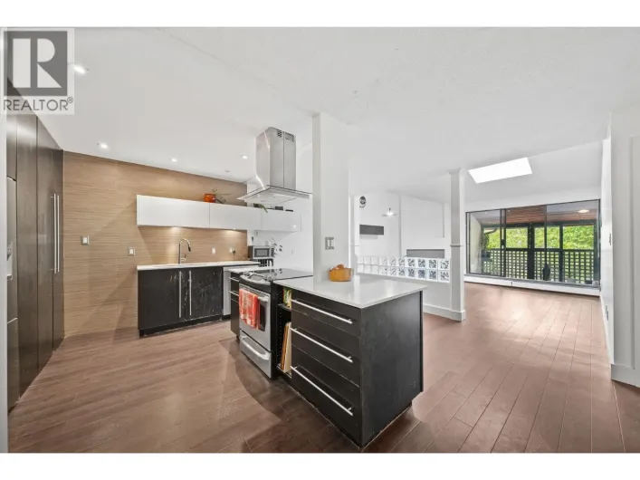 304 141 W 13TH STREET, North Vancouver