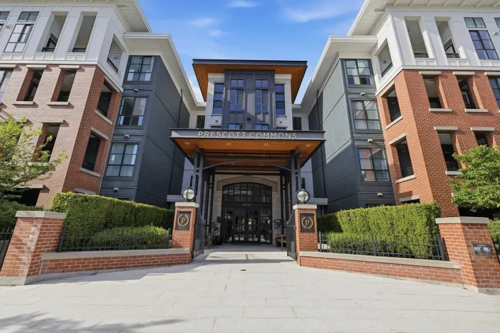 304 15137 33 AVENUE, Surrey