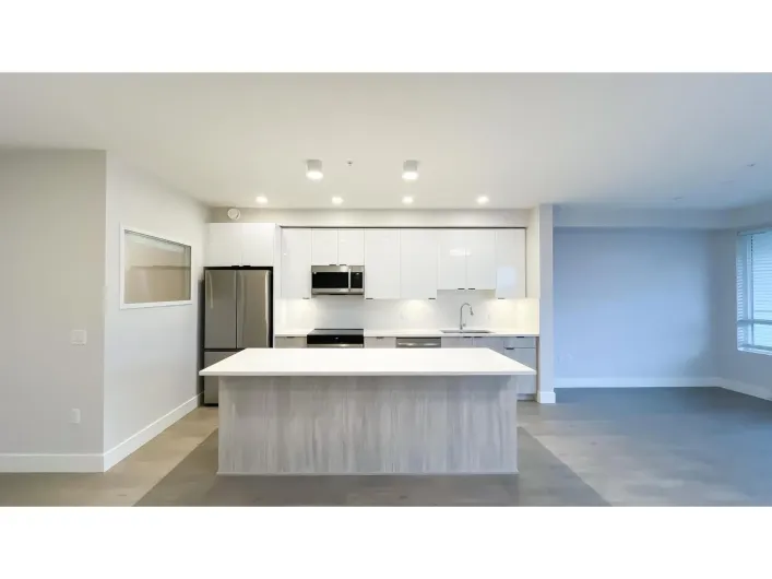 304 20061 FRASER HIGHWAY, Langley