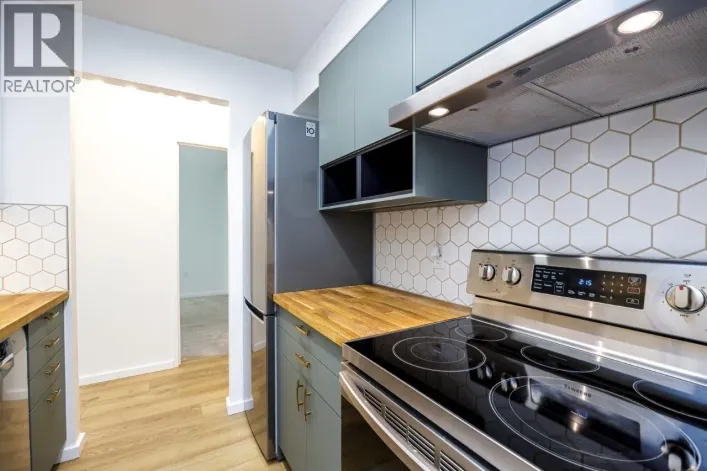 304 2008 FULLERTON AVENUE, North Vancouver