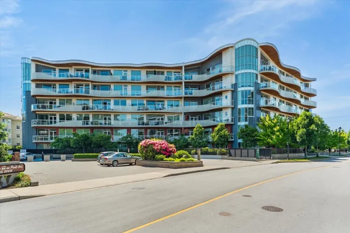 304 20416 PARK AVENUE, Langley