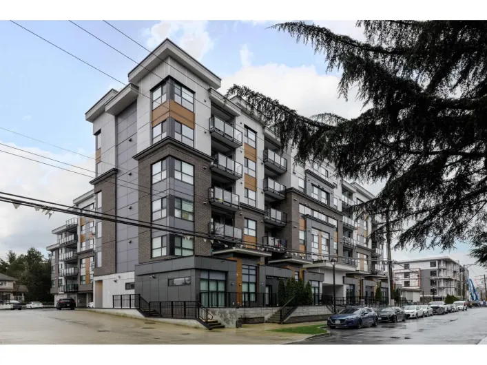 304 20695 EASTLEIGH CRESCENT, Langley