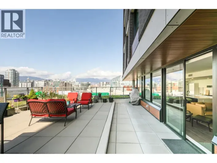 304 210 E 5TH AVENUE, Vancouver