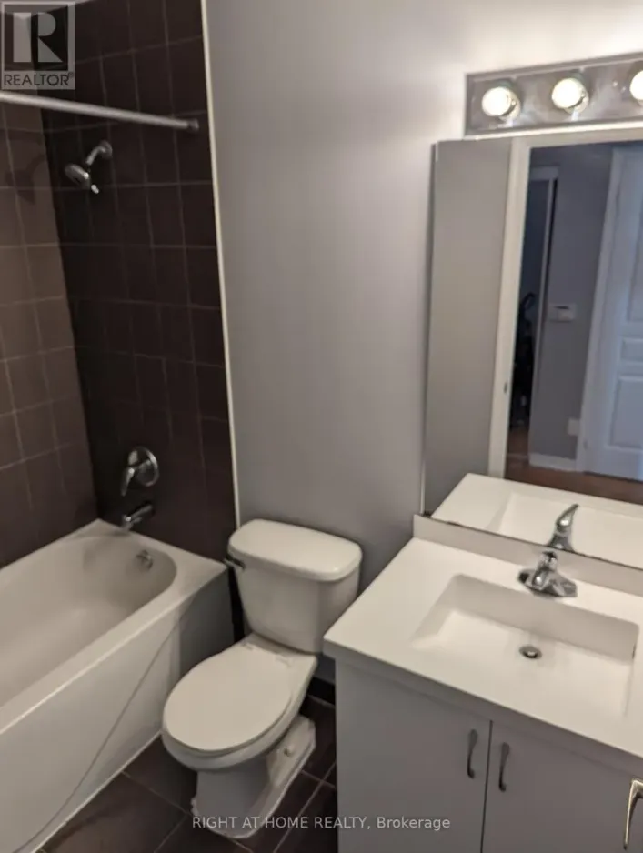 304 - 2240 LAKESHORE BOULEVARD W, Toronto