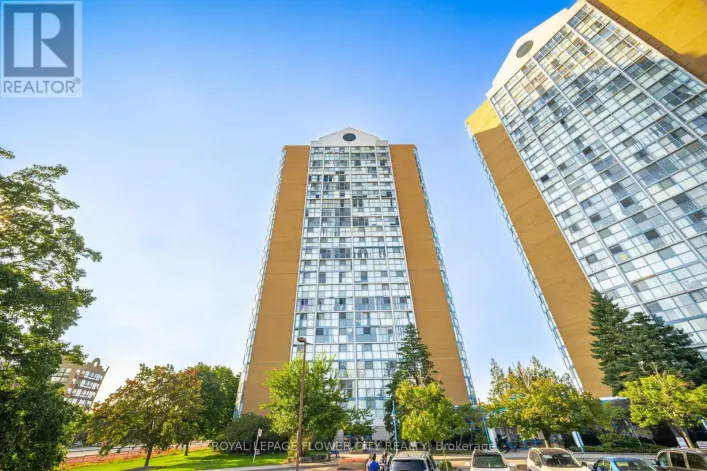 304 - 25 TRAILWOOD DRIVE, Mississauga