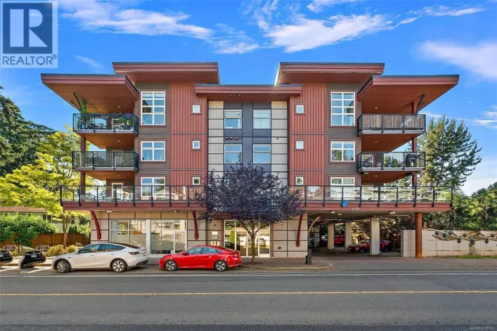 304 2717 Peatt Rd, Langford