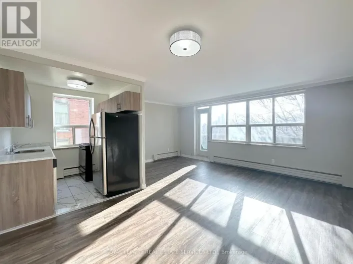 304 - 276 ST CLAIR AVENUE W, Toronto