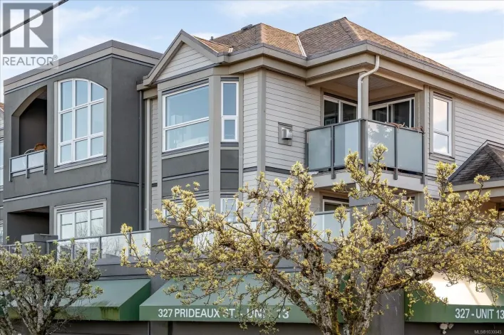 304 327 Prideaux St, Nanaimo