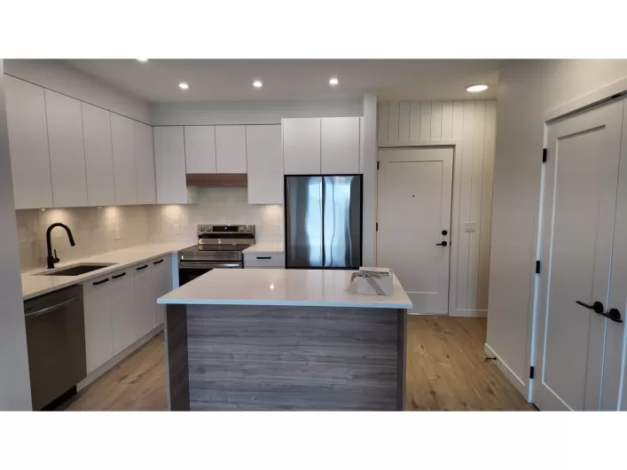 304 33920 BEST AVENUE, Mission