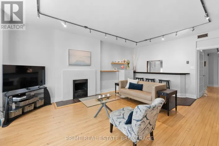 304 - 460 WELLINGTON STREET, London East