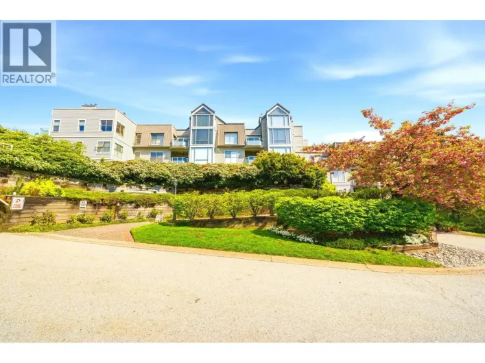 304 48 RICHMOND STREET, New Westminster