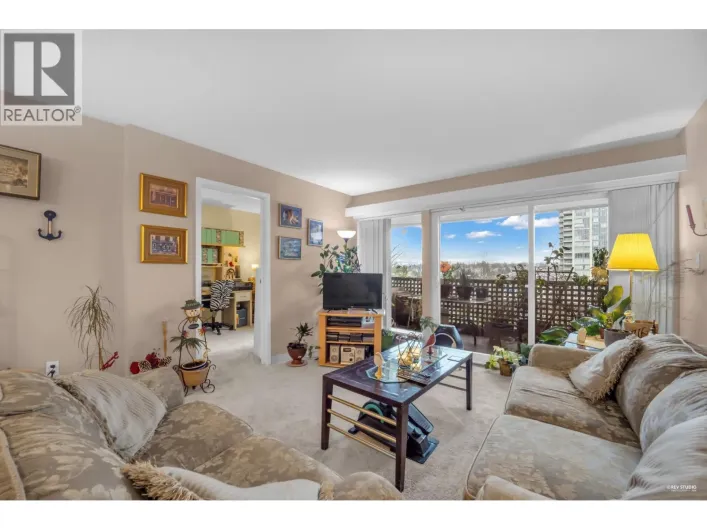 304 4941 LOUGHEED HIGHWAY, Burnaby