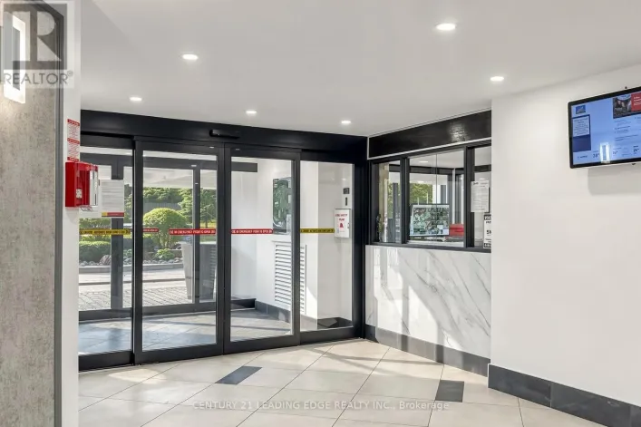 304 - 5 VICORA LINKWAY, Toronto