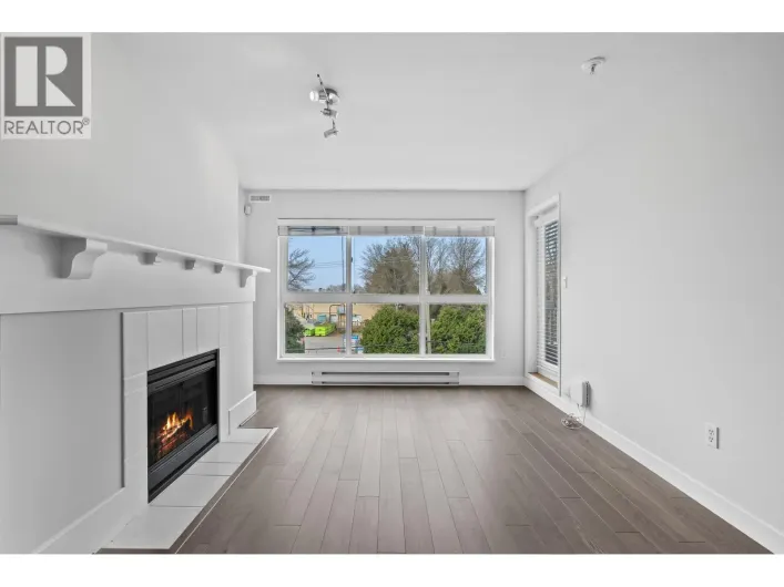 304 5500 LYNAS LANE, Richmond