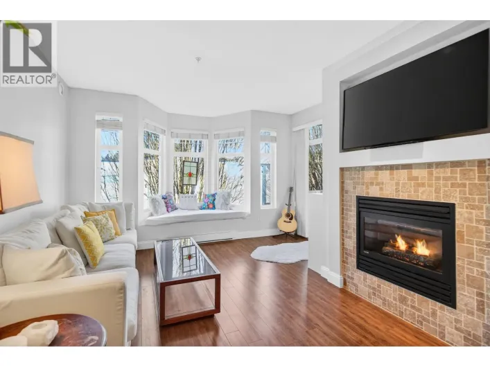 304 588 TWELFTH STREET, New Westminster