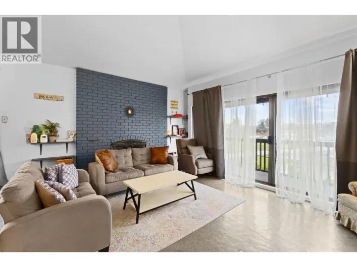 304 720 EIGHTH AVENUE, New Westminster