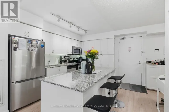 304 - 800 LAWRENCE AVENUE W, Toronto