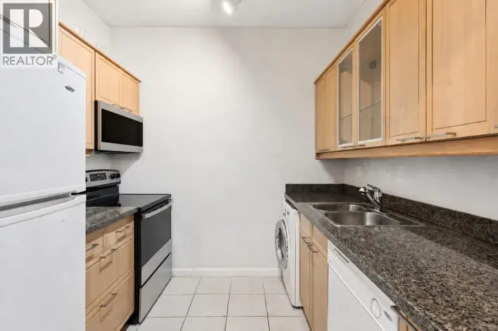 304 827 W 16TH STREET, North Vancouver