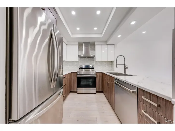 304 9635 121 STREET, Surrey