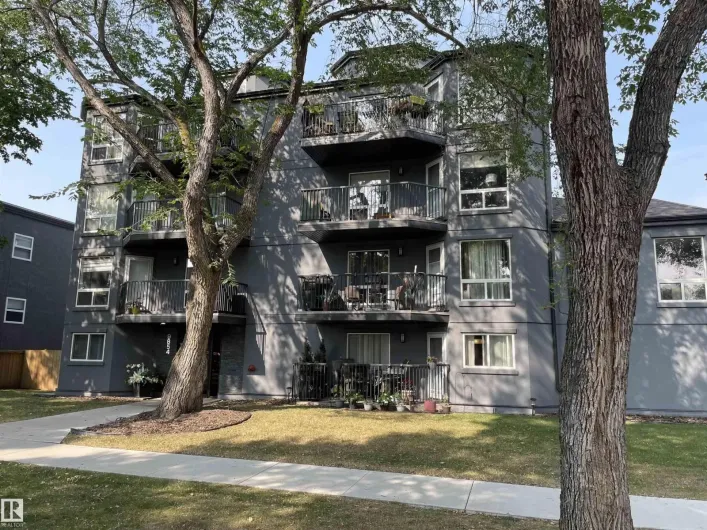 Apartment for sale: #304 9854 88 AV NW, Edmonton