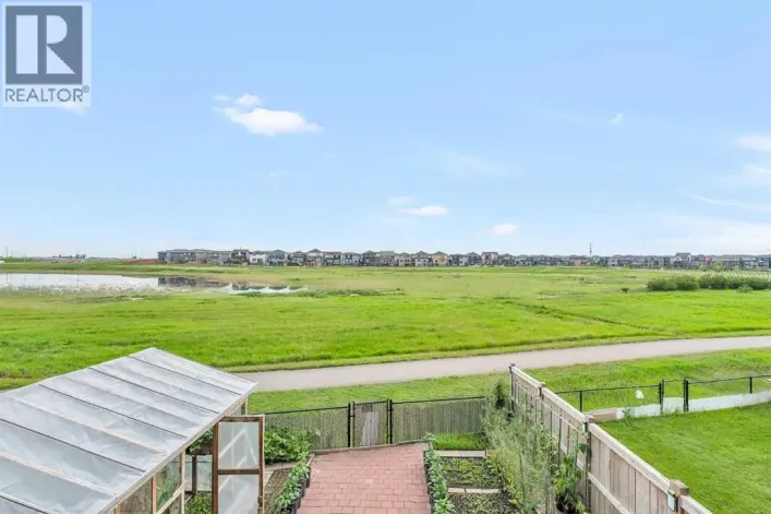 304 Corner Meadows Manor NE, Calgary