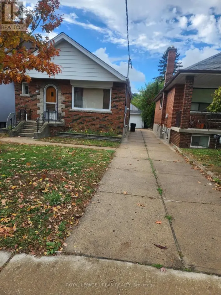 304 LINSMORE CRESCENT, Toronto