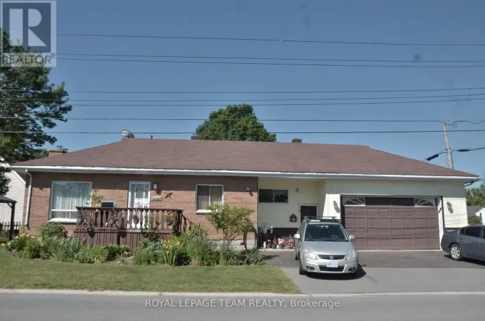 3040 WALKER STREET, Edwardsburgh/Cardinal