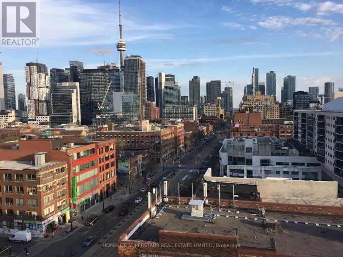 305 - 10 WILLISON SQUARE S, Toronto