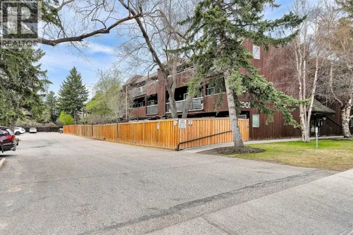 305, 1001 68 Avenue SW, Calgary