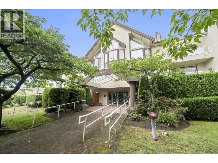 305 1009 HOWAY STREET, New Westminster