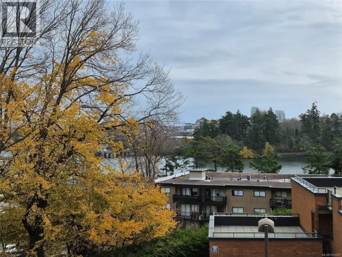 305 103 Gorge Rd E, Victoria