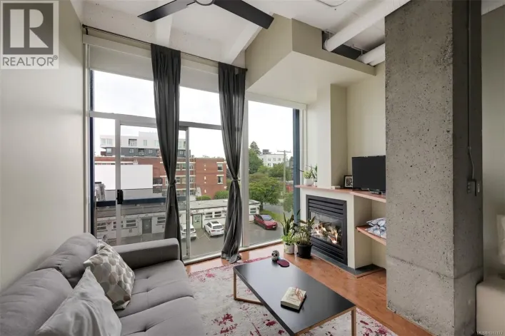 305 1061 Fort St, Victoria